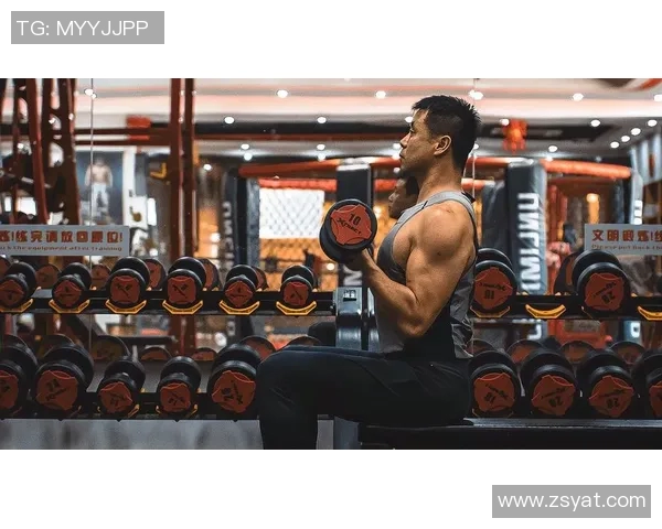 哑铃训练二头肌的有效方法与技巧分享让你轻松塑造完美手臂
